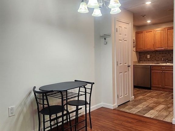 4th image of 80 Stanton St APT 36