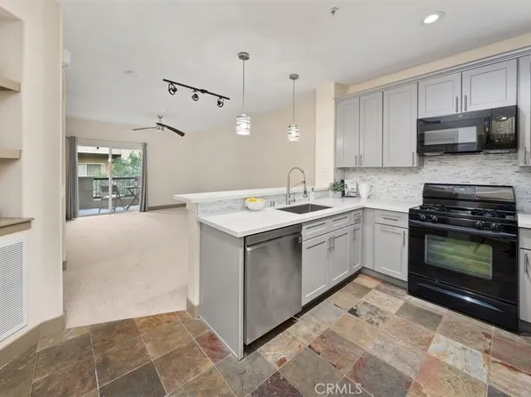24535 Town Center Dr APT 6302, Santa Clarita, CA 91355
