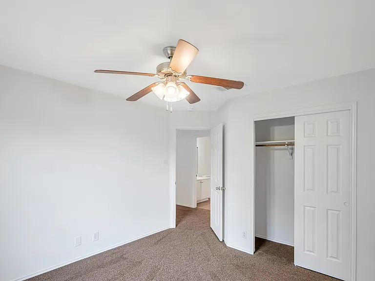 1622 Abbey Ln — Photo 40