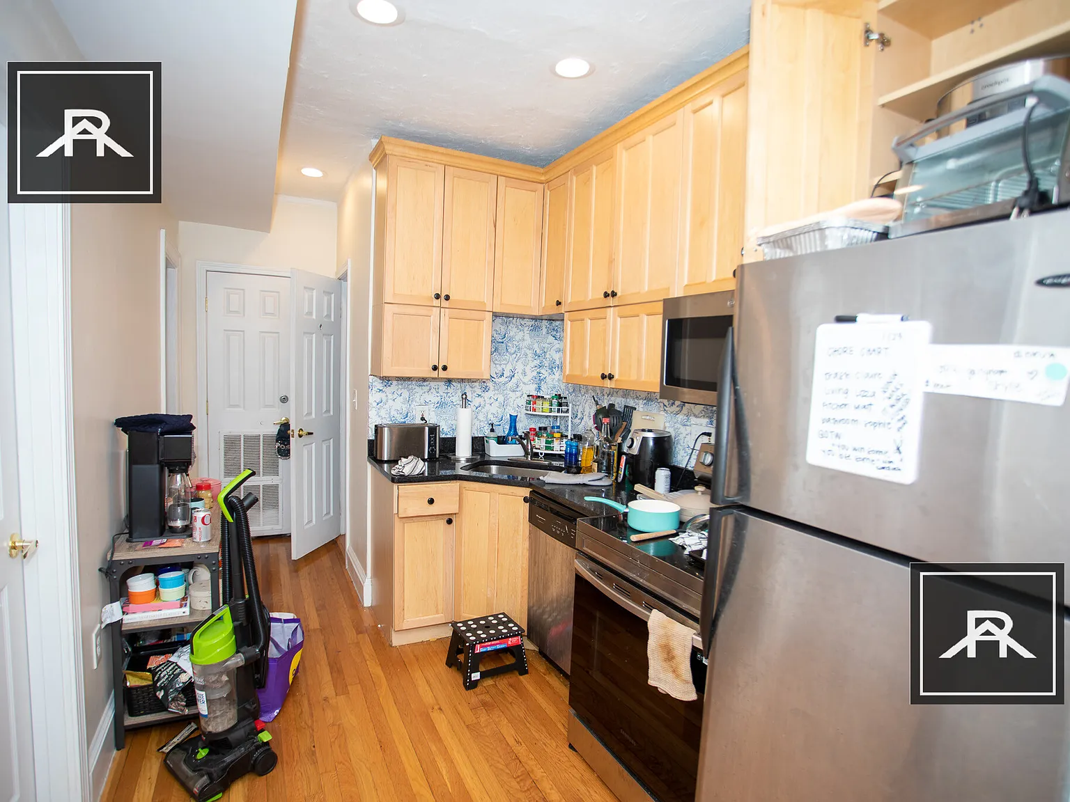 4 bed, 2.0 bath, 1300 sqft, $6,500 — Photo 2