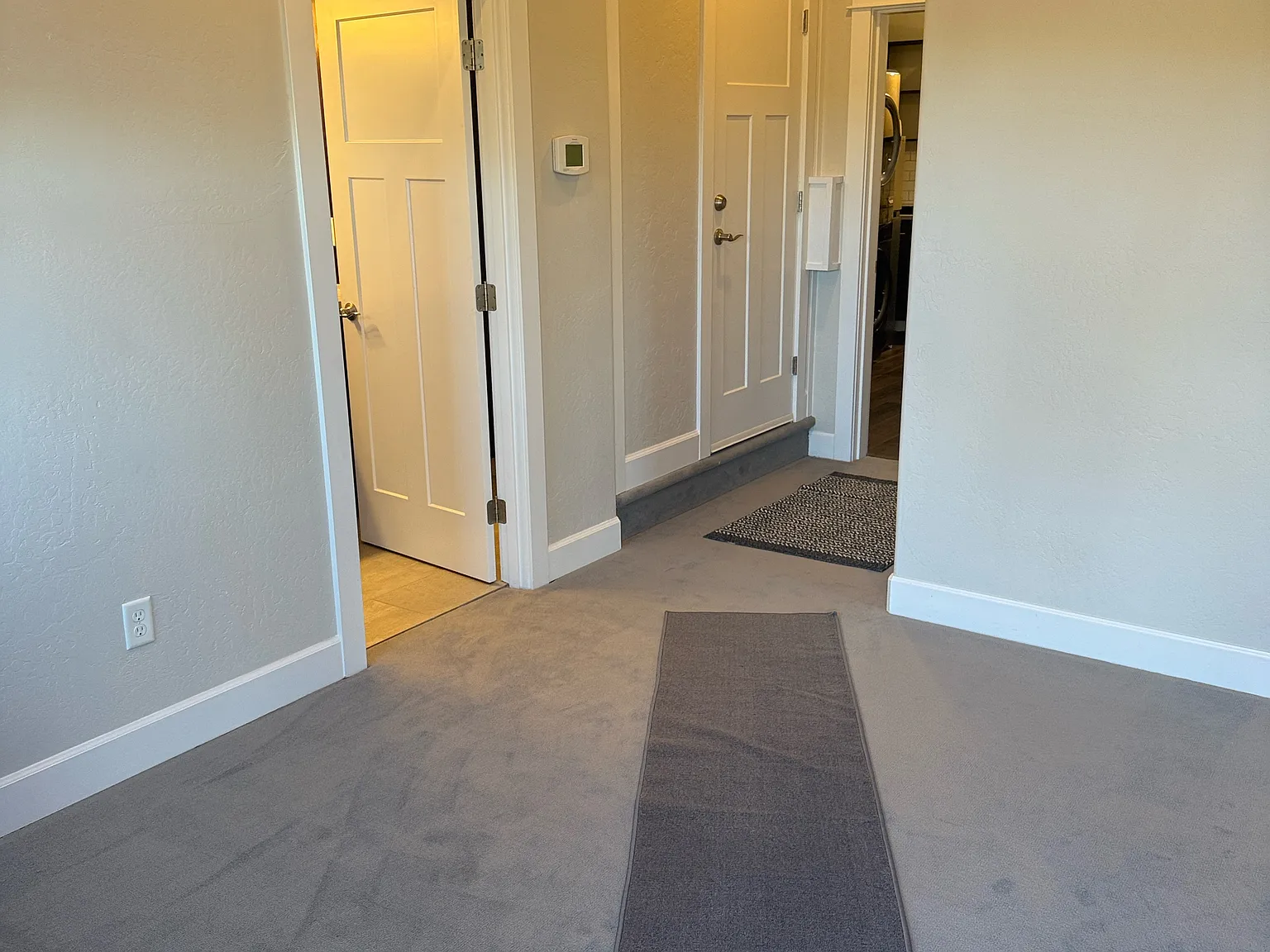 1 bed, 700 sqft, $1,350 — Photo 2
