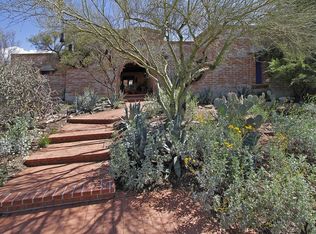 6900 N Solaz Segundo, Tucson, AZ 85718