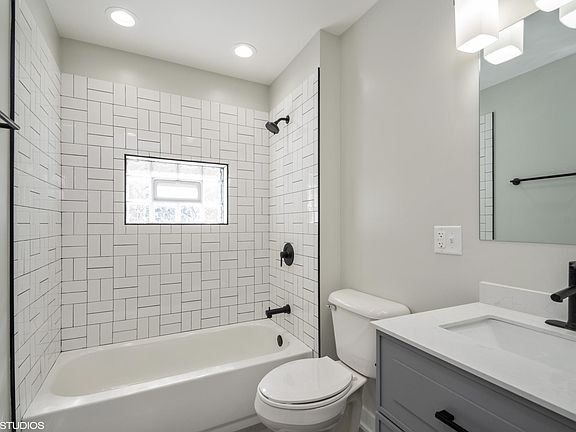 3rd image of 5031 N Meade Ave