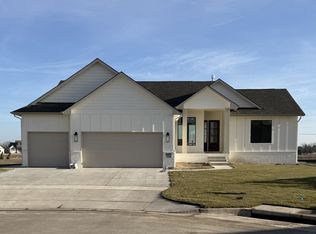 3232 N Bedford Ct, Wichita, KS 67206