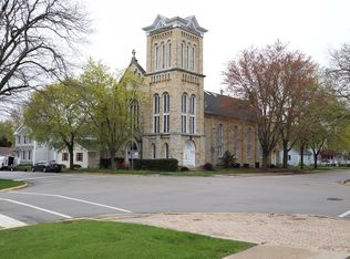 300 W Jefferson St, Morris, IL 60450