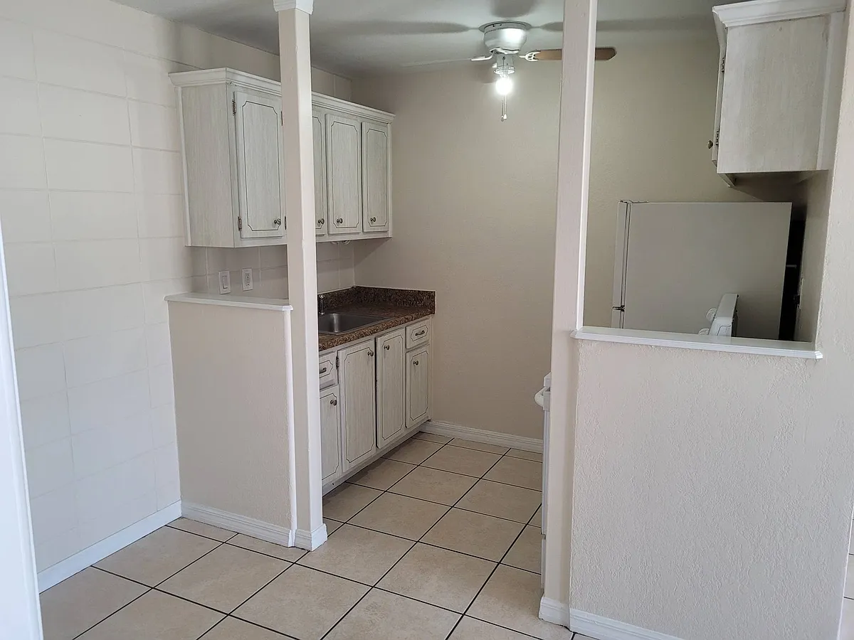 Building Photo - 130 Bougainvillea Dr #10