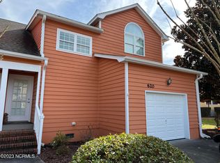620 Settlers Ln, Kure Beach, NC 28449