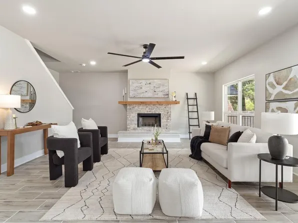 10 Honeysuckle Ln, Wimberley, TX 78676