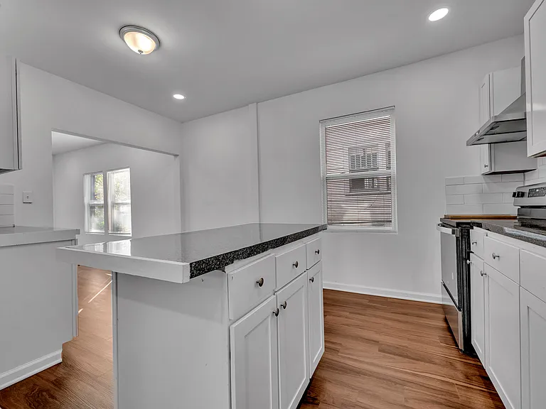 2348 Court R — Photo 18