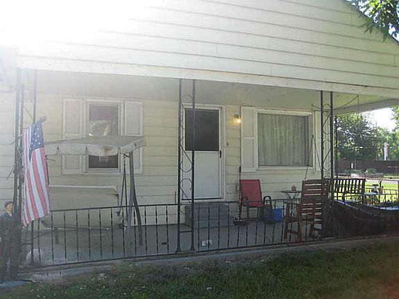 2nd image of 3234 S Rybolt Ave