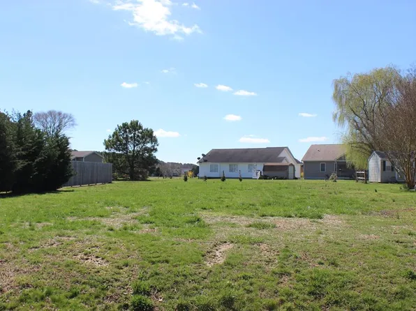 71 Doubloon Dr, Greenbackville, VA 23356