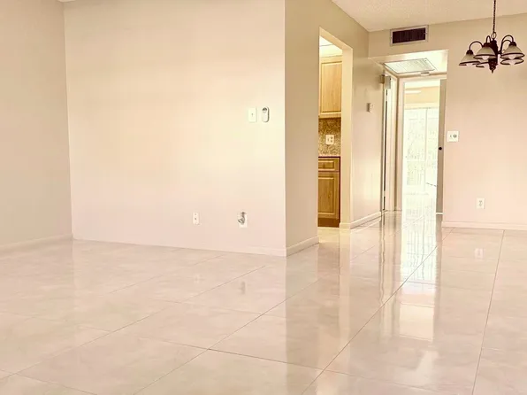400 SW 134th Way APT 107F, Hollywood, FL 33027