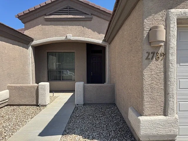 3 bed, 2011 sqft, $2,400 — Photo 3