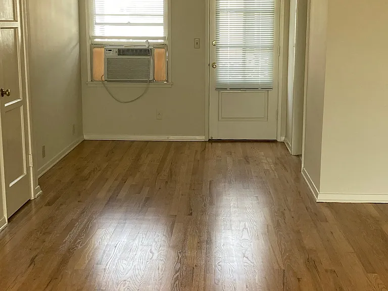 831 Grevelia St #D — Photo 5