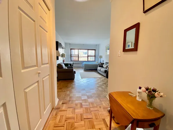 405 East 63rd Street image 1 of 9