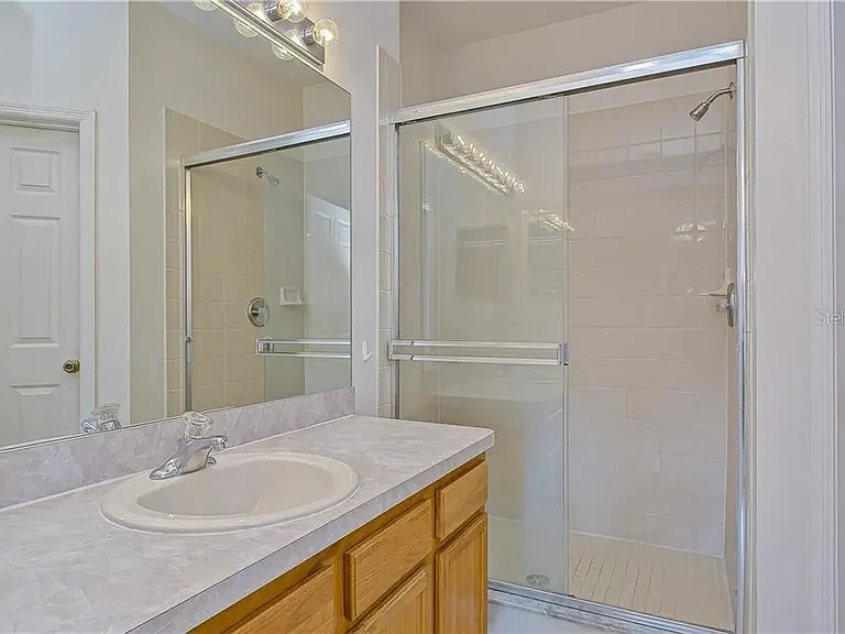 1041 Blackwater Dr — Photo 12