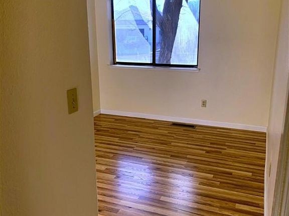 3rd image of 619 Kathy Ct