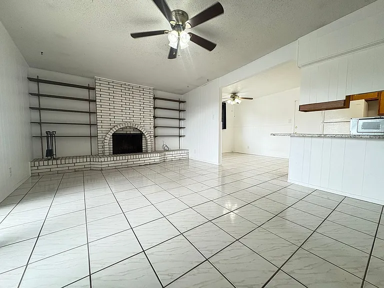 10316 Ashwood Dr — Photo 7