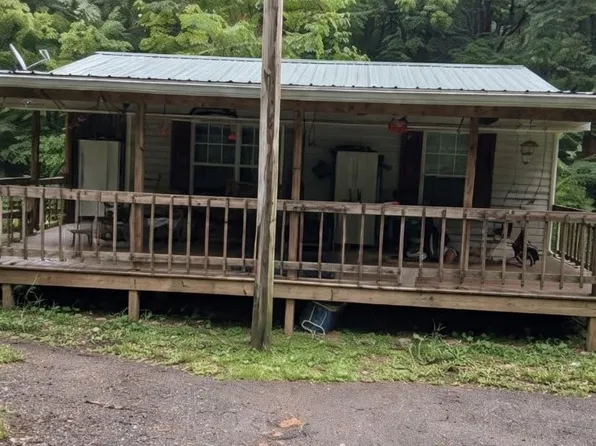 2750 Lyle Hollow Rd, Palmyra, TN 37142