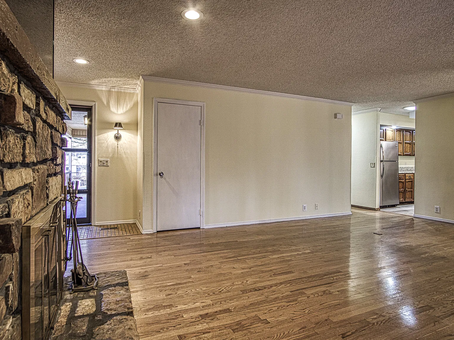 3 bed, 1476 sqft, $1,400 — Photo 1