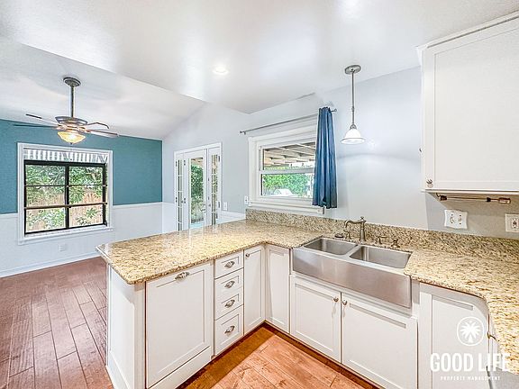 5th image of 1934 Donahue Dr