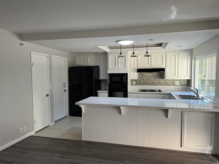 1282 Whitsett Dr — Photo 9