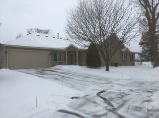 27740 Ridge Point Dr, Chisago City, MN 55013