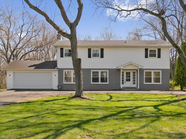 3272 Middlesax Dr, Long Grove, IL 60047