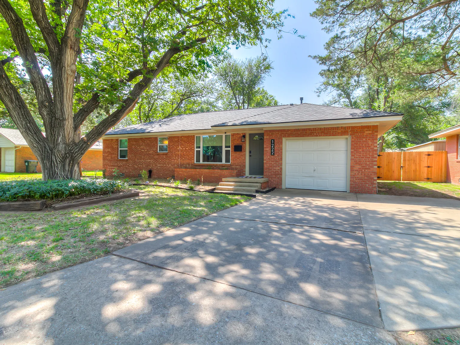 1222 W Boyd St — Photo 2