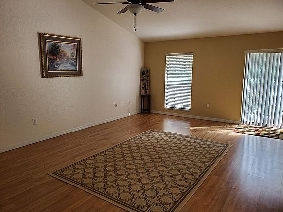 4th image of 4234 NE 32nd Cir