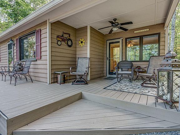 5th image of 111 Sunny Cove Dr