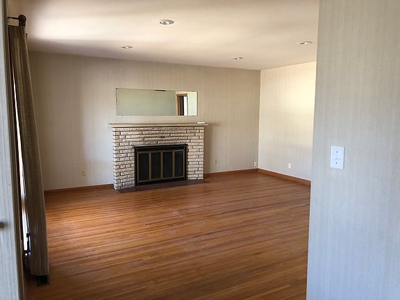 Living Room w/Fireplace