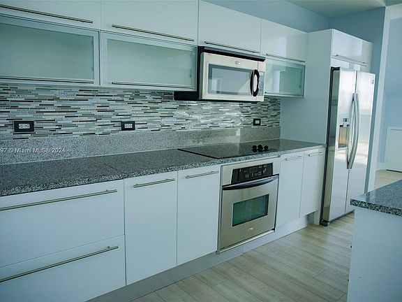 5th image of 888 Biscayne Blvd APT 5704