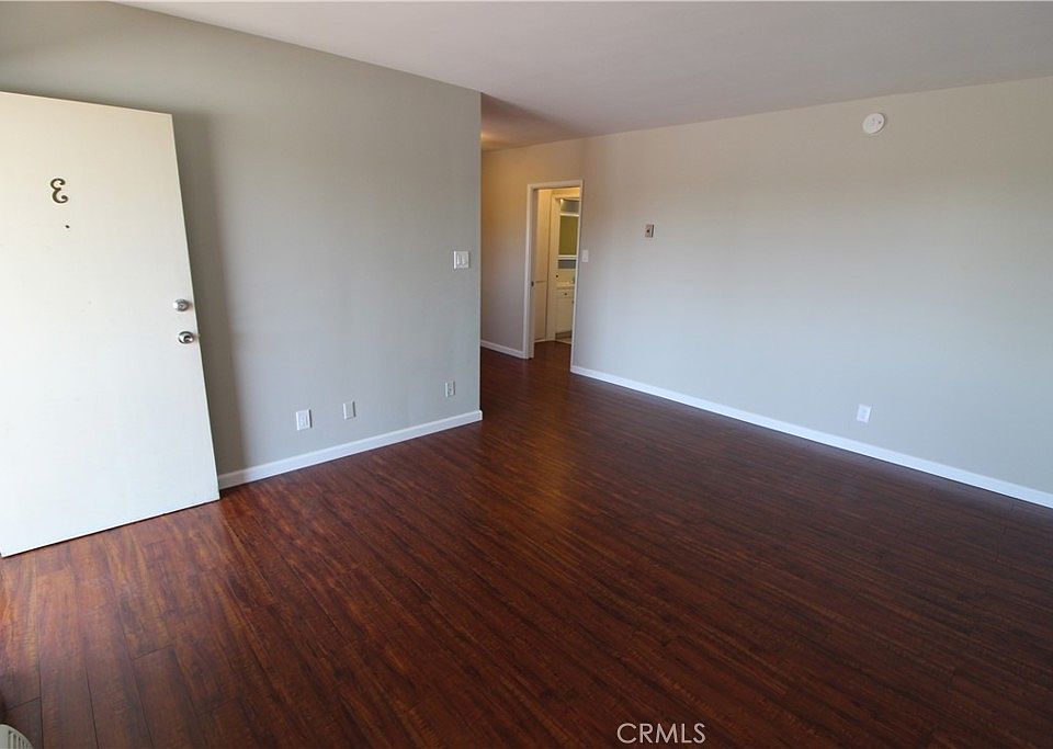 1st image of 5853 Greenleaf Ave #5853E