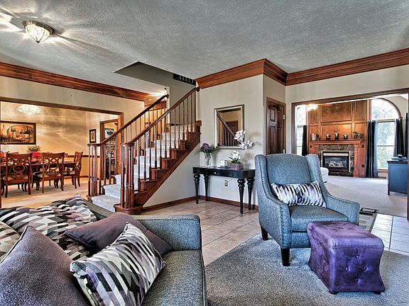 4th image of 302 Deemers Dr