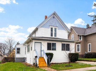 862 S Liberty St, Elgin, IL 60120