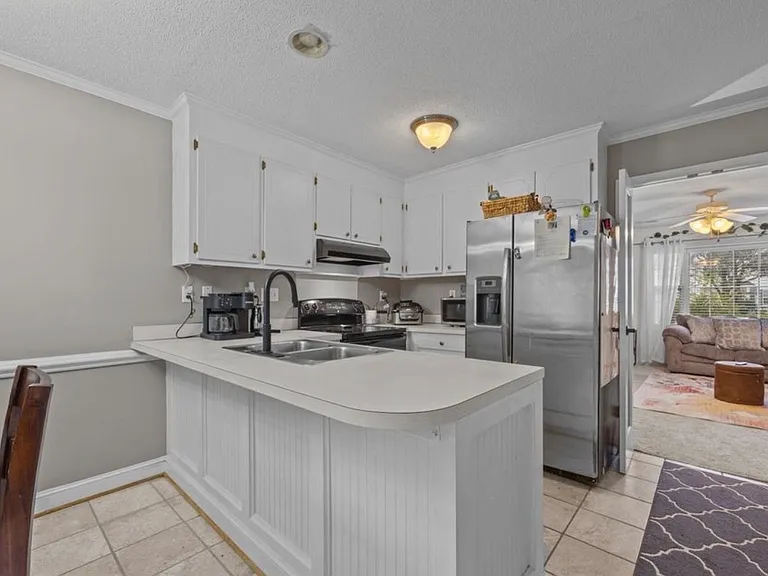 3917 Sterling Pointe Dr #KK1 — Photo 2