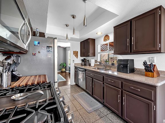 5th image of 1821 Burnside Dr
