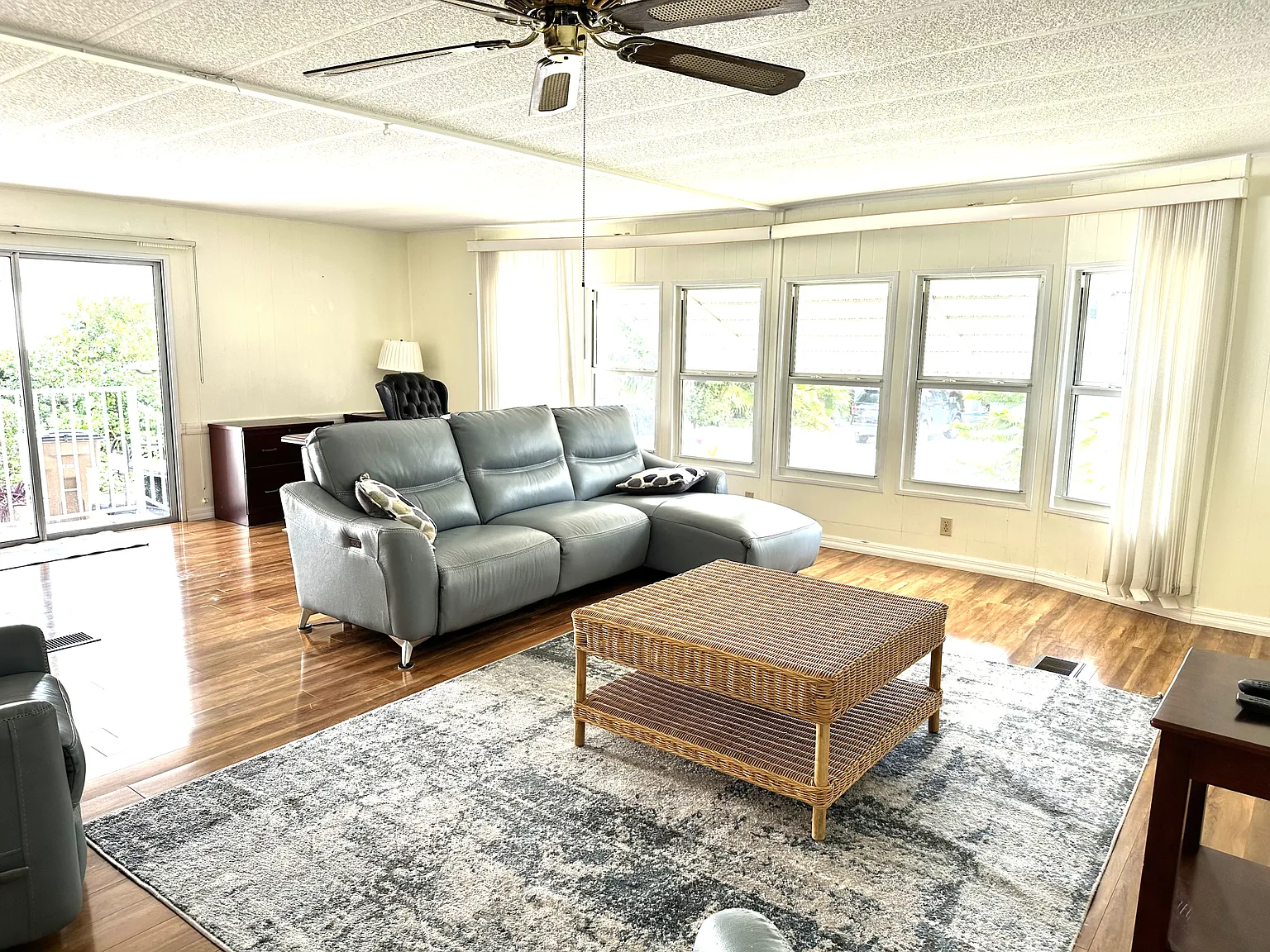 2 bed, 1319 sqft, $2,900 — Photo 2