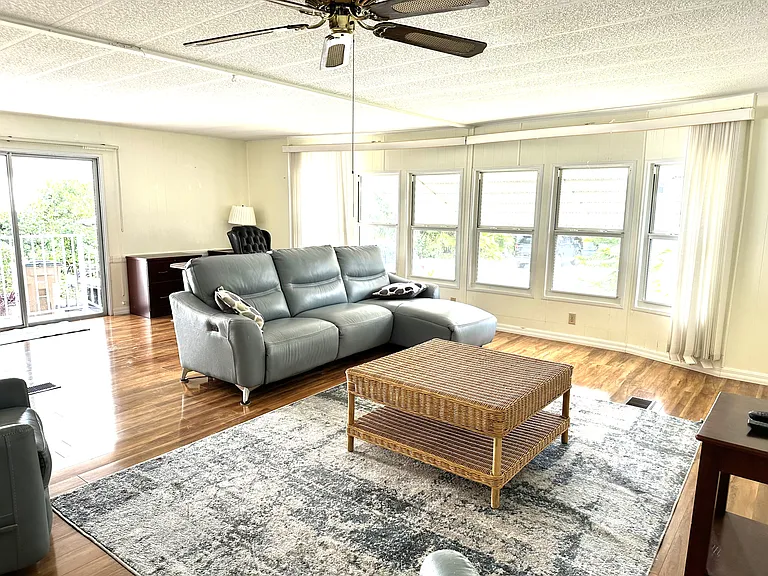 702 N Silver Cir — Photo 2