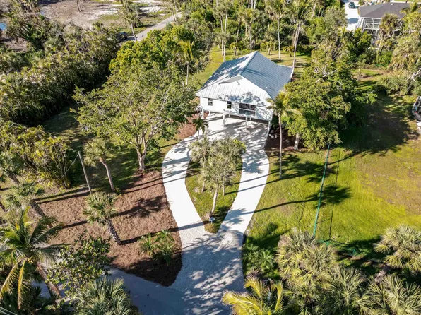 13450 Coral Dr, Fort Myers, FL 33908