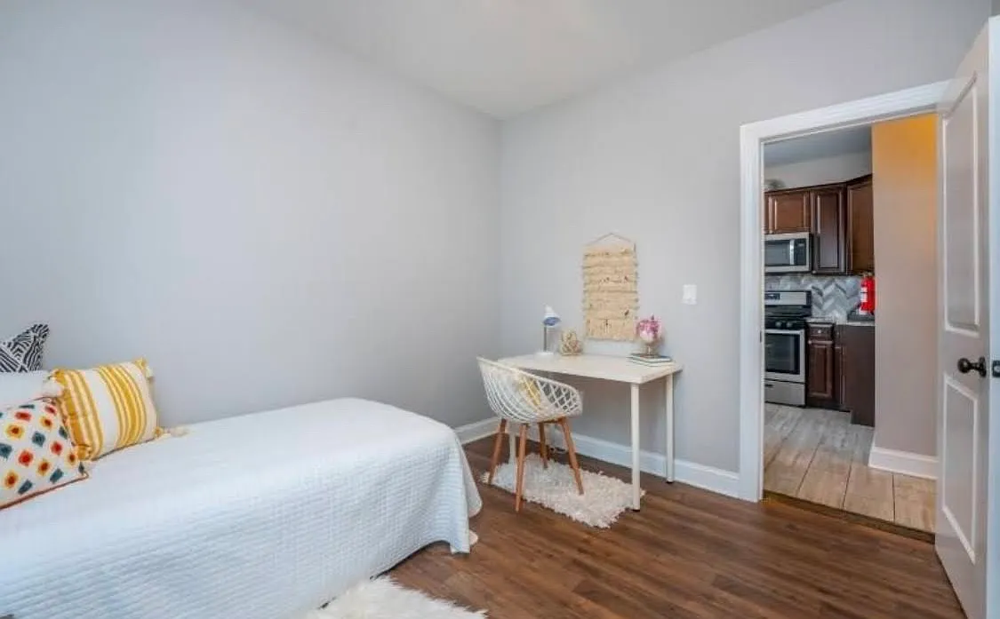 2 bed, $2,350 — Photo 4