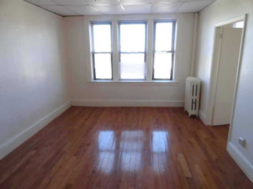 2nd image of 590 Bergen Ave APT A6
