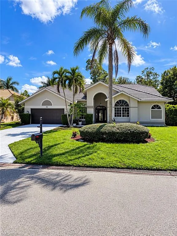 3 bed, 2.0 bath, 2200 sqft, $4,000 — Photo 3