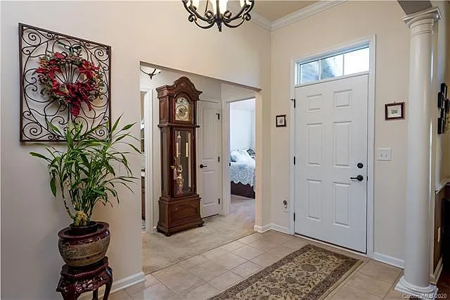 3 bed, 2112 sqft, $2,395 — Photo 3