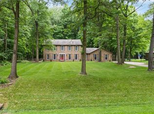 3996 Bramblewood Dr, Akron, OH 44319