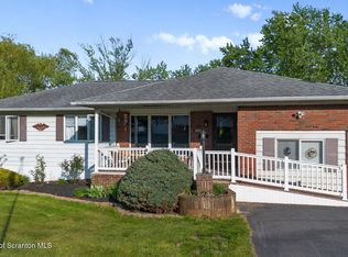 205 Columbus Dr, Archbald, PA 18403