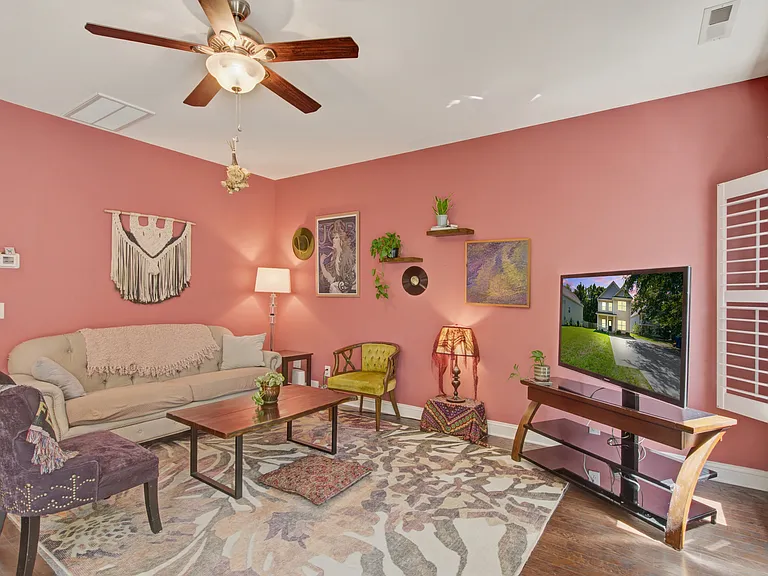 21 Oak Forest Dr #B — Photo 1