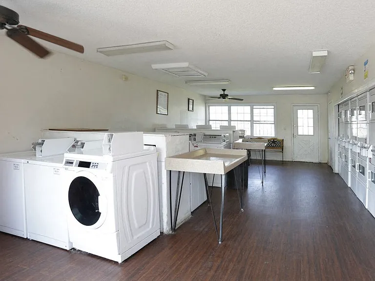 Kings Trail Apartment Homes — Photo 21