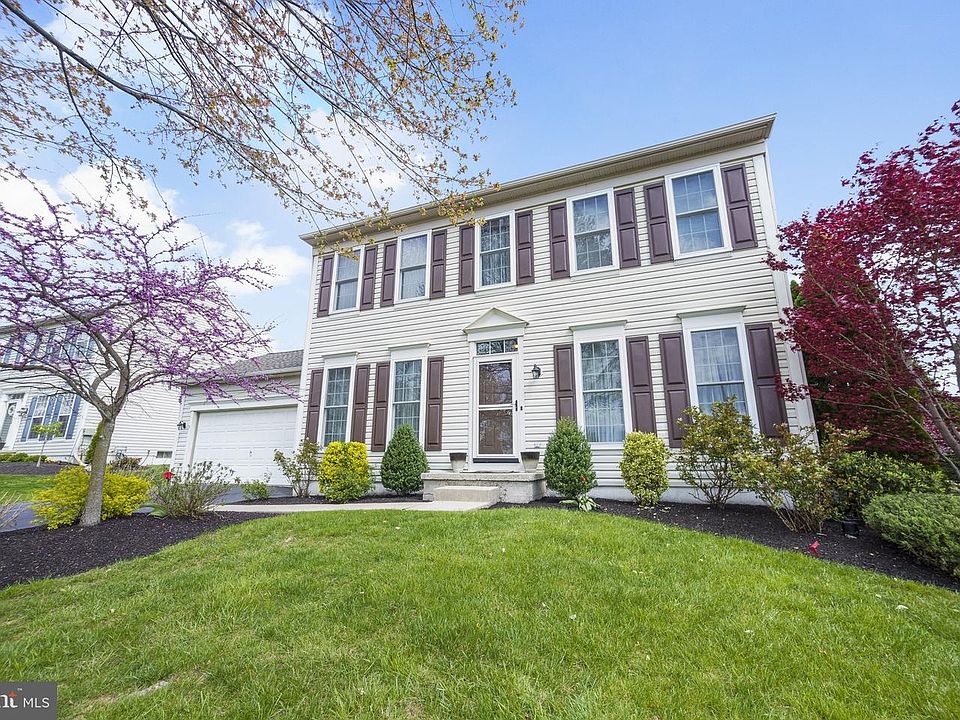 1st image of 4 Rosefield Dr